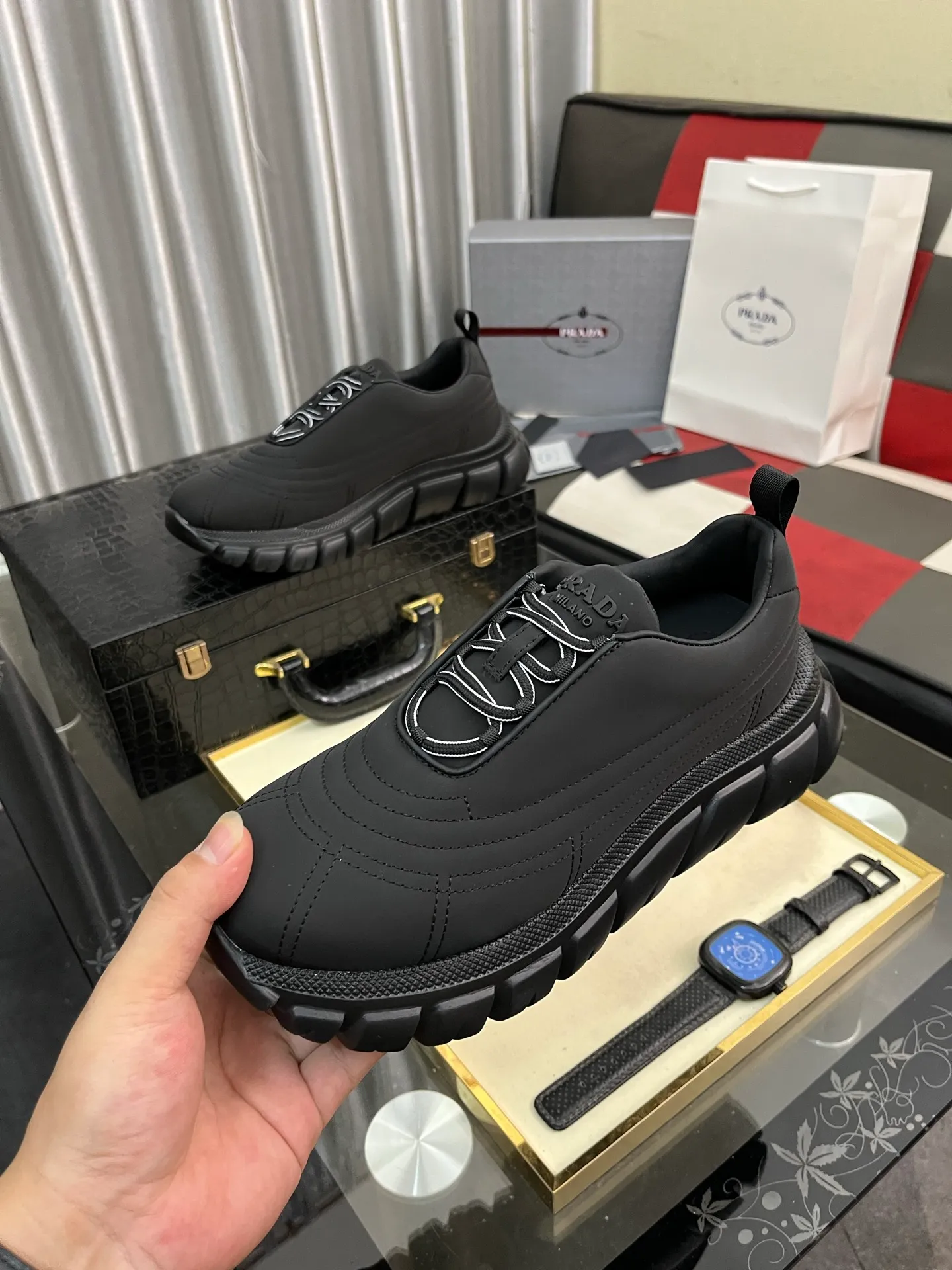 Men's shoes 💰560⌚️⌚️【PRADA】Prada - high-end quality original order 🔍🔍🔍 casual sports shoes - Upper: imported 🔝 Napa calfskin, pebbled calfskin, branded epoxy hollow mesh canvas, shoe body sewn with branded metal fasteners - Lining: water-dyed cowhide - Outsole: ultra-light TPU foam rubber; two-color molded outsole -Ultra-high quality control, fine workmanship, highlighting (high-end, nobility, class) -Size: 38-445️⃣colors available